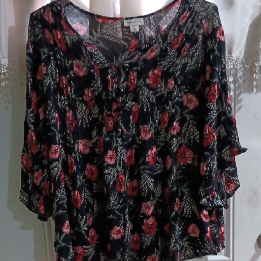 Women's Black Floral Tie-Front Blouse - Red Floral